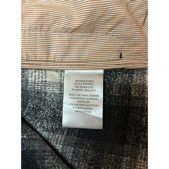 Wildfang The Essential Flannel Shacket 1X - Picture 6 of 7